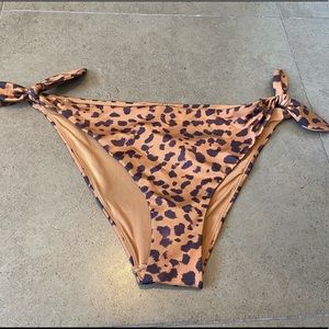 ⭐️ 2 for $20 H&M Leopard Bikini Bottoms